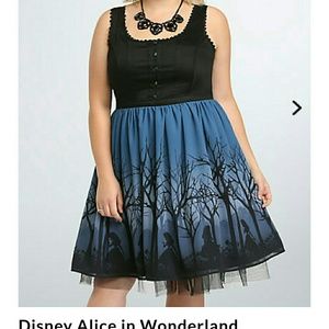 Torrid size 3 Alice in Wonderland dress